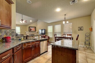 1435 Sparrow Song in San Antonio, TX - Building Photo - Building Photo