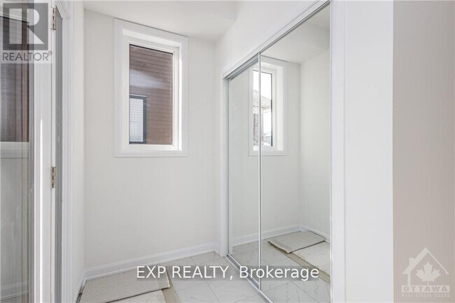 1006 Ballyhale Hts in Ottawa, ON - Building Photo - Building Photo