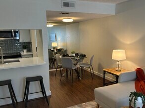 4020 Holland Ave, Unit 212 in Dallas, TX - Building Photo - Building Photo