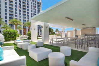 600 NE 27th St in Miami, FL - Building Photo - Building Photo