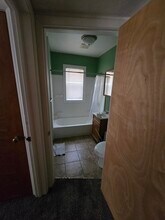 323 Cherokee Ln in Jackson, MI - Building Photo - Building Photo