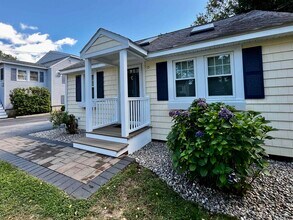 15 Mill Pond Ln in Hampton, NH - Building Photo - Building Photo