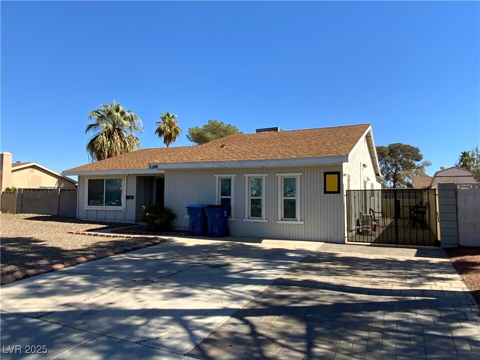 5544 Spencer St in Las Vegas, NV - Building Photo