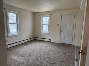 261 E St in Carlisle, PA - Building Photo - Building Photo