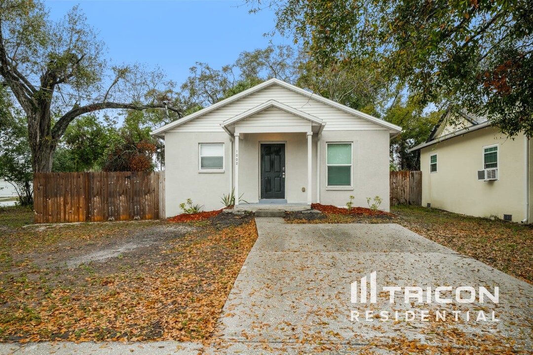 1002 E 108th Ave in Tampa, FL - Building Photo