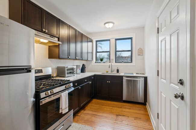 6441 N Hamilton Ave in Chicago, IL - Building Photo - Building Photo