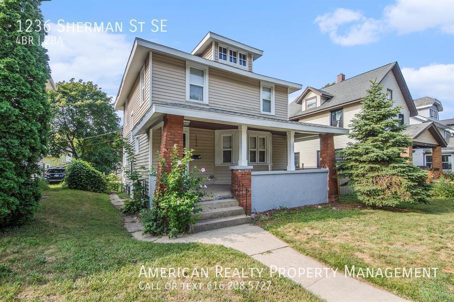 1236 Sherman St SE in Grand Rapids, MI - Building Photo
