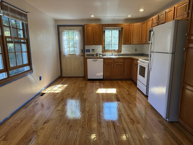 40 Emilissa Ln in Weymouth, MA - Building Photo - Building Photo