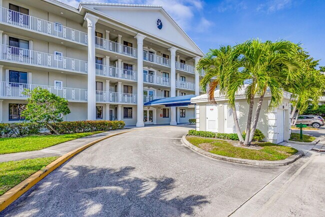 2421 Village Blvd in West Palm Beach, FL - Building Photo - Building Photo