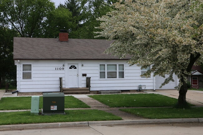 property at 1109 W 20th St