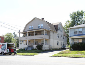 351-361 Prospect Ave in West Hartford, CT - Building Photo - Building Photo