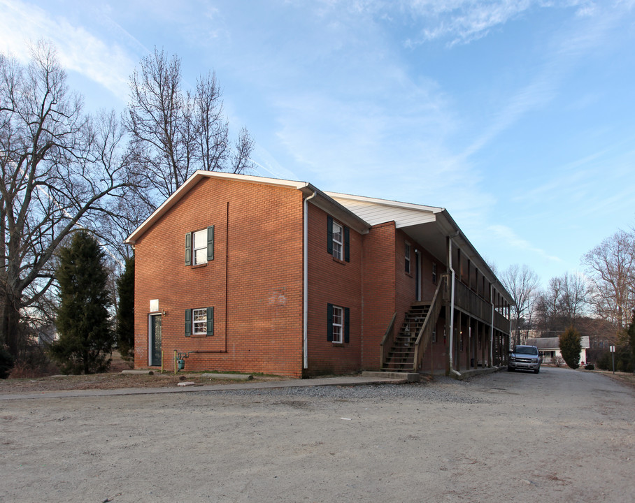 220 Pitts St in Kernersville, NC - Building Photo