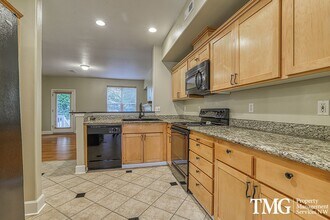 2872 NW Kennedy Ct in Portland, OR - Foto de edificio - Building Photo