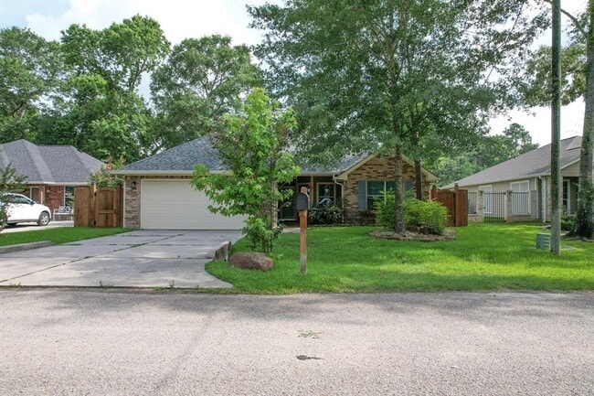 810 Springwood Dr in Conroe, TX - Building Photo - Building Photo