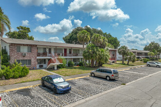 Shelley Gardens in Clearwater, FL - Building Photo - Building Photo