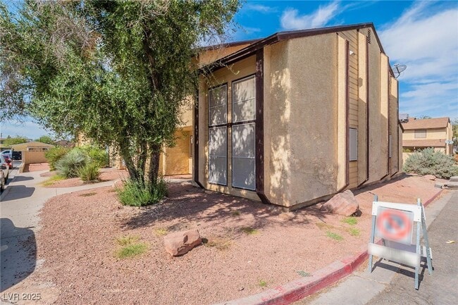 499 Kristin Ln in Henderson, NV - Building Photo - Building Photo