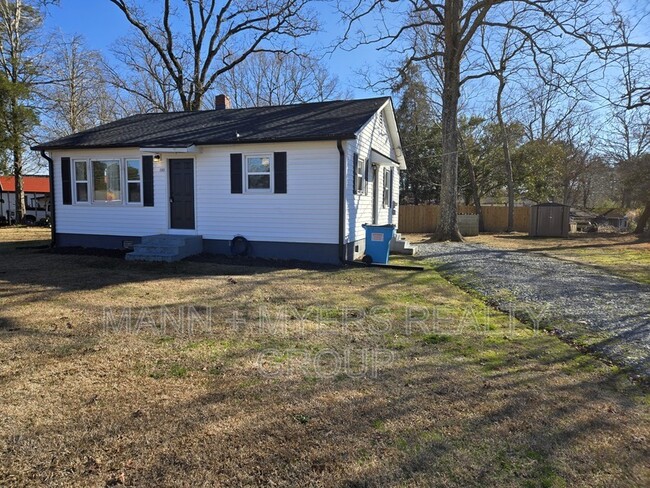 103 Chris Cole Rd in Sanford, NC - Building Photo - Building Photo