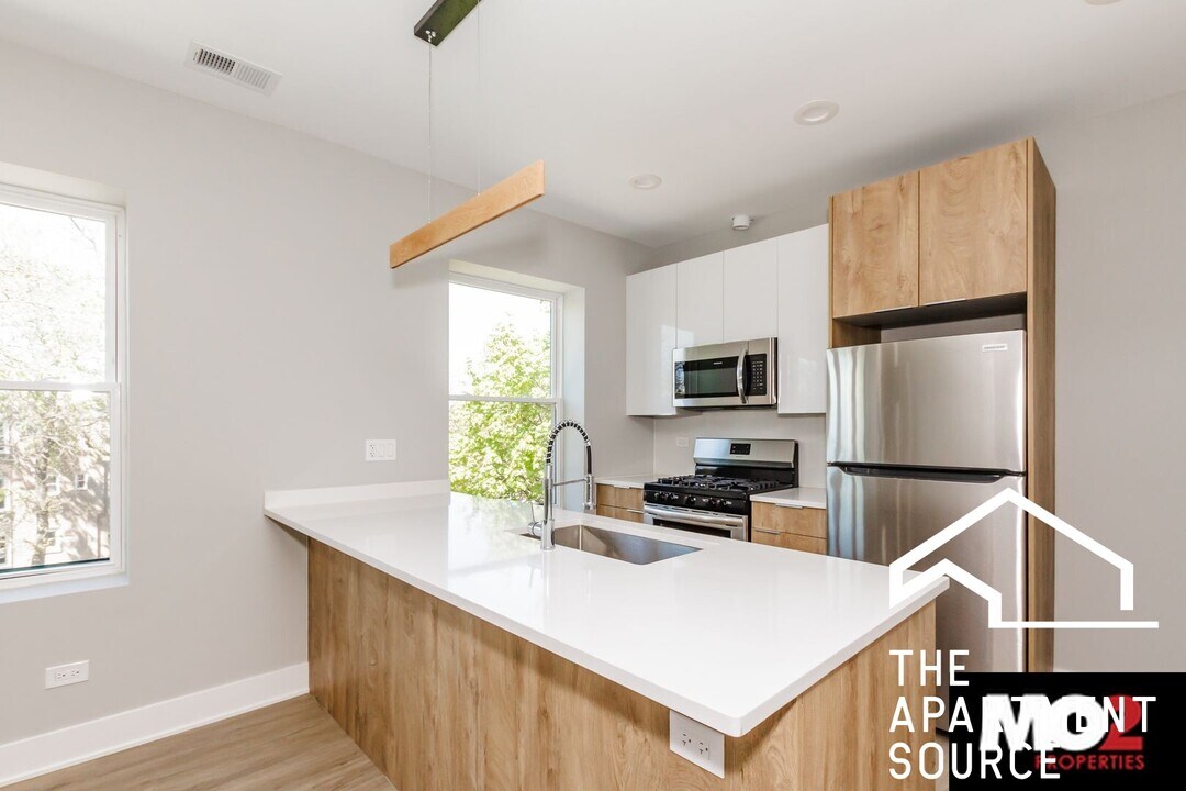 1857 N Whipple St, Unit 3A in Chicago, IL - Foto de edificio