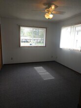 250 5th Ave SE in Milaca, MN - Building Photo - Building Photo
