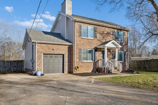 342 Brook Mead Dr in Clarksville, TN - Building Photo - Building Photo