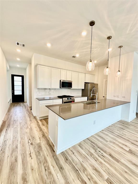property at 5410 Holly Hvn Ct