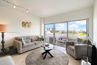 3 Island Ave in Miami Beach, FL - Building Photo - Building Photo