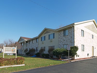 300 - High St. in Fort Atkinson, WI - Foto de edificio - Building Photo