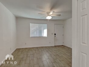 6649 W Ocotillo Rd, Unit 102 in Glendale, AZ - Foto de edificio - Building Photo