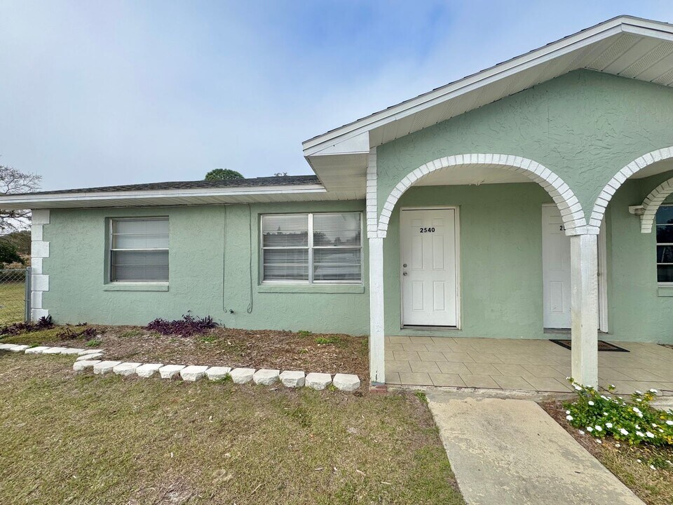 2538-2540 Elm Ave in Lake Wales, FL - Building Photo