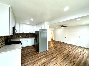 5721-5723 Tilden Ave in Los Angeles, CA - Building Photo - Building Photo