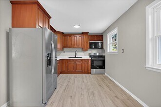 12 Kristan Dr in Ballston Spa, NY - Foto de edificio - Building Photo