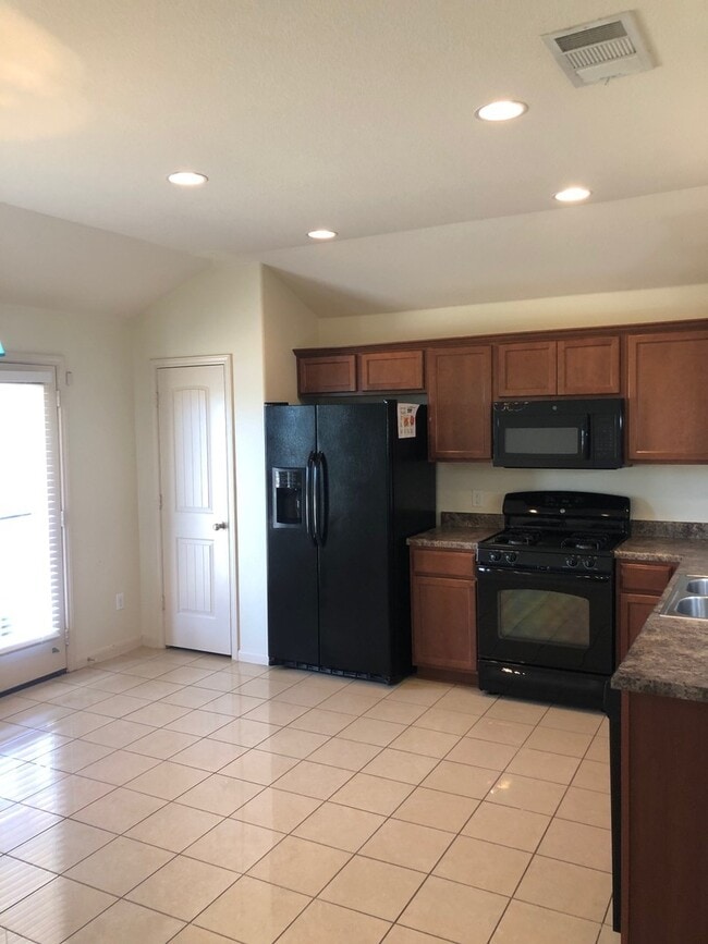 103 Wildcat Dr in Bastrop, TX - Building Photo - Building Photo