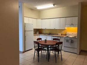 271-271 Lester St in Waterloo, ON - Building Photo - Building Photo