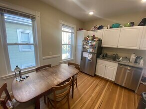 346 Summer St, Unit 1 in Somerville, MA - Building Photo - Building Photo