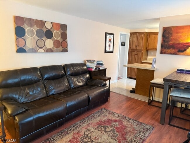 522 Lincoln Park E in Cranford, NJ - Building Photo - Building Photo