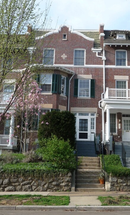 1853 Lamont St NW, Unit 1853 A in Washington, DC - Building Photo