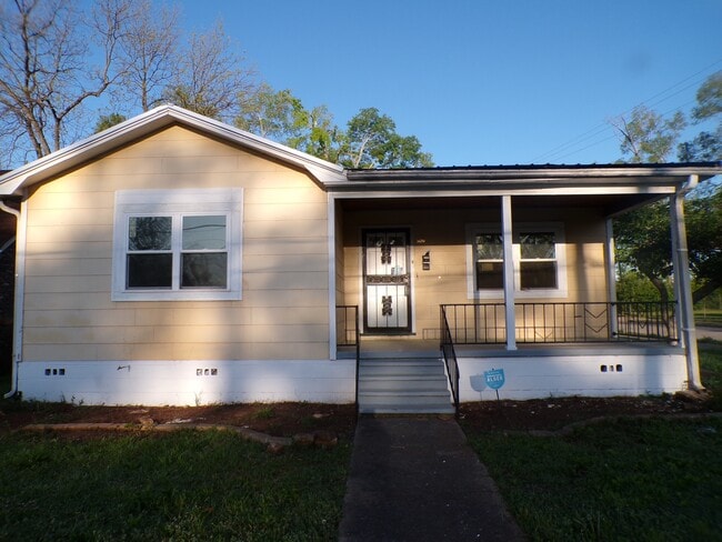property at 1400 19th Pl SW