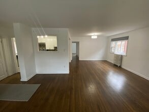 283 Indian Grv in Toronto, ON - Building Photo - Building Photo