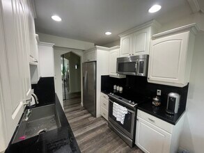 1735 N Fuller Ave in Los Angeles, CA - Building Photo - Building Photo
