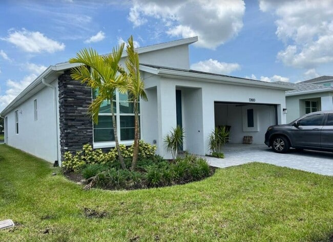 12800 SW Eleanor Dr in Port St. Lucie, FL - Building Photo - Building Photo