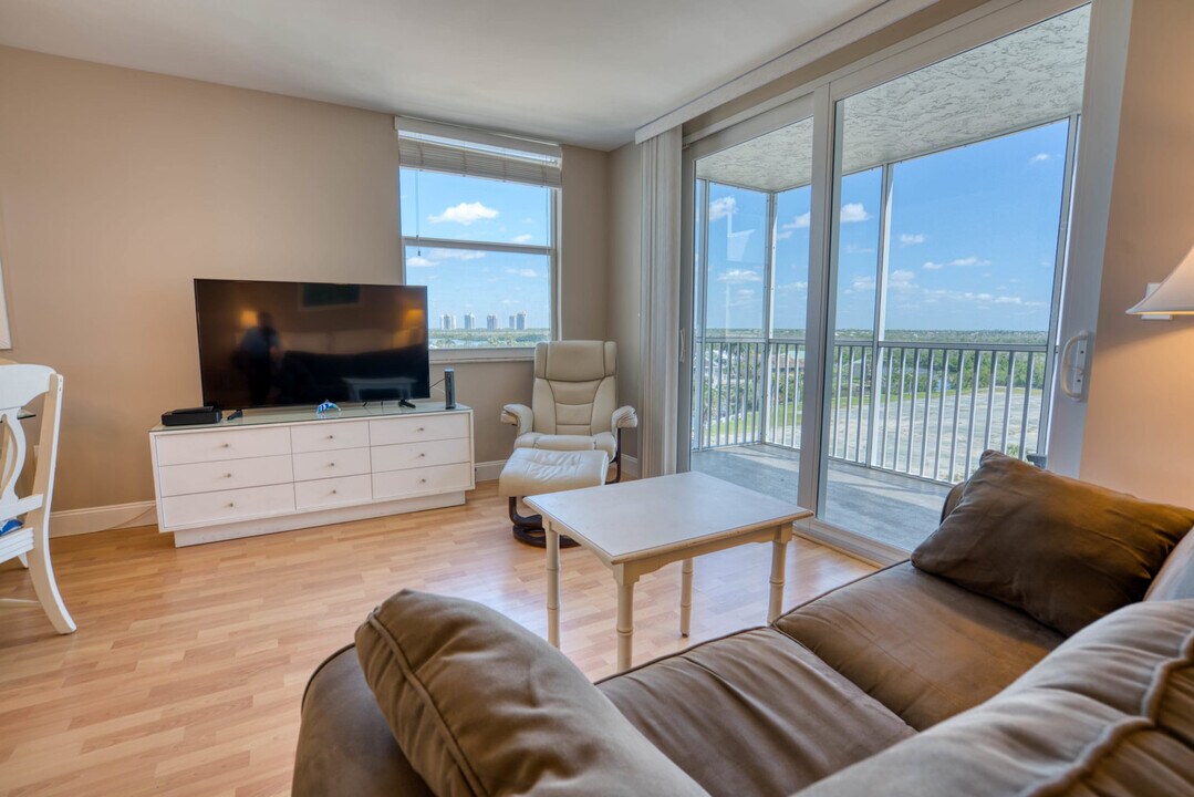 5800 Bonita Beach Rd SW in Bonita Springs, FL - Building Photo