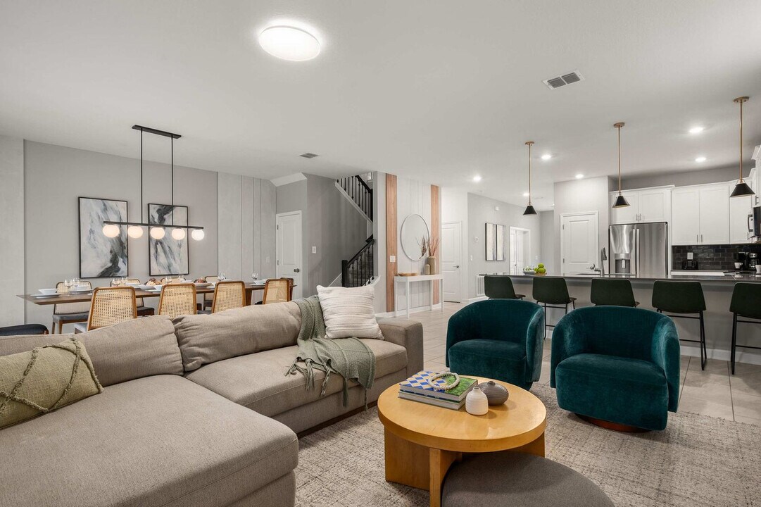 9052 Sommerset Hills Dr in Davenport, FL - Foto de edificio