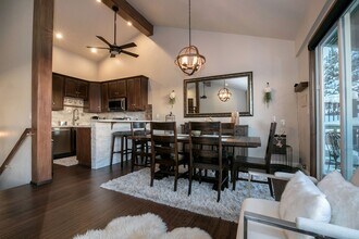 400 Fairview Blvd in Incline Village, NV - Building Photo - Building Photo