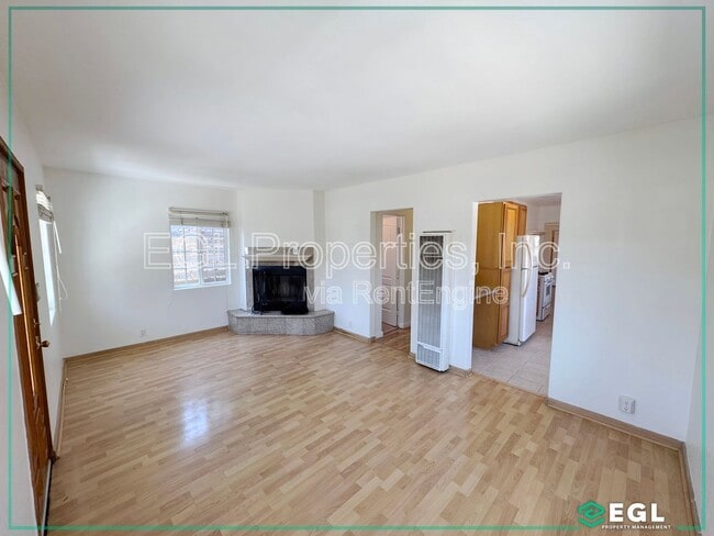 837 Rose Ave in Los Angeles, CA - Building Photo - Building Photo