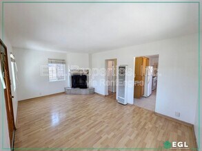 837 Rose Ave in Los Angeles, CA - Building Photo - Building Photo