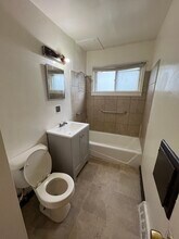 4957 N 46th St, Unit A in Milwaukee, WI - Foto de edificio - Building Photo