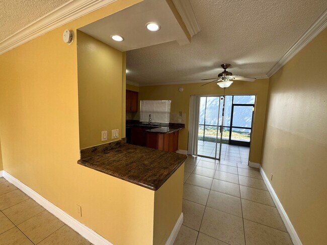 4415 Treehouse Ln in Tamarac, FL - Building Photo - Building Photo