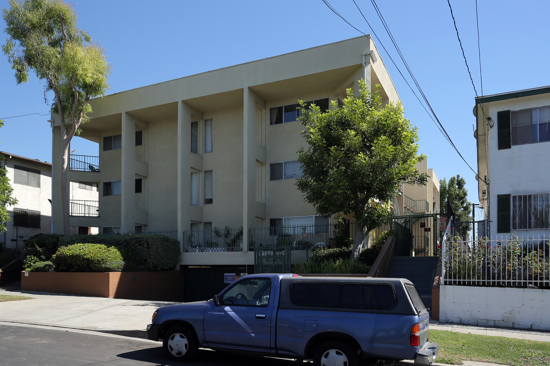 234 N Lake St in Los Angeles, CA - Building Photo