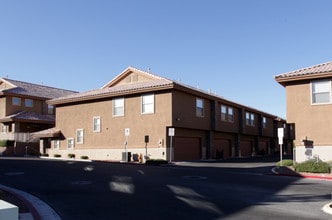 Spinnaker Village III Townhomes in Las Vegas, NV - Building Photo - Building Photo