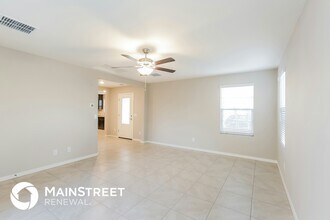 8235 W Albeniz Pl in Phoenix, AZ - Building Photo - Building Photo